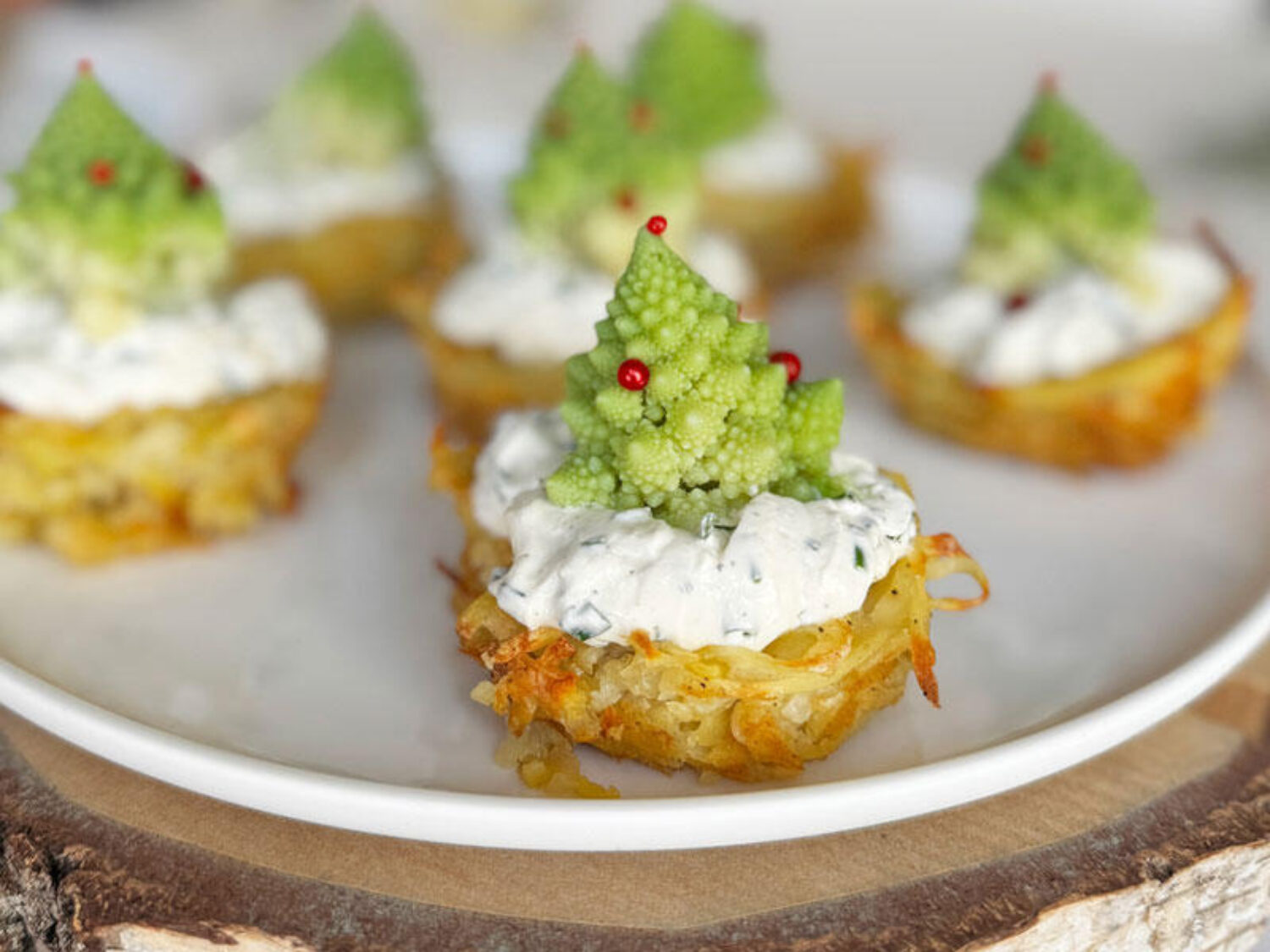 Feestelijke boompjes: krokante rösti en romanesco